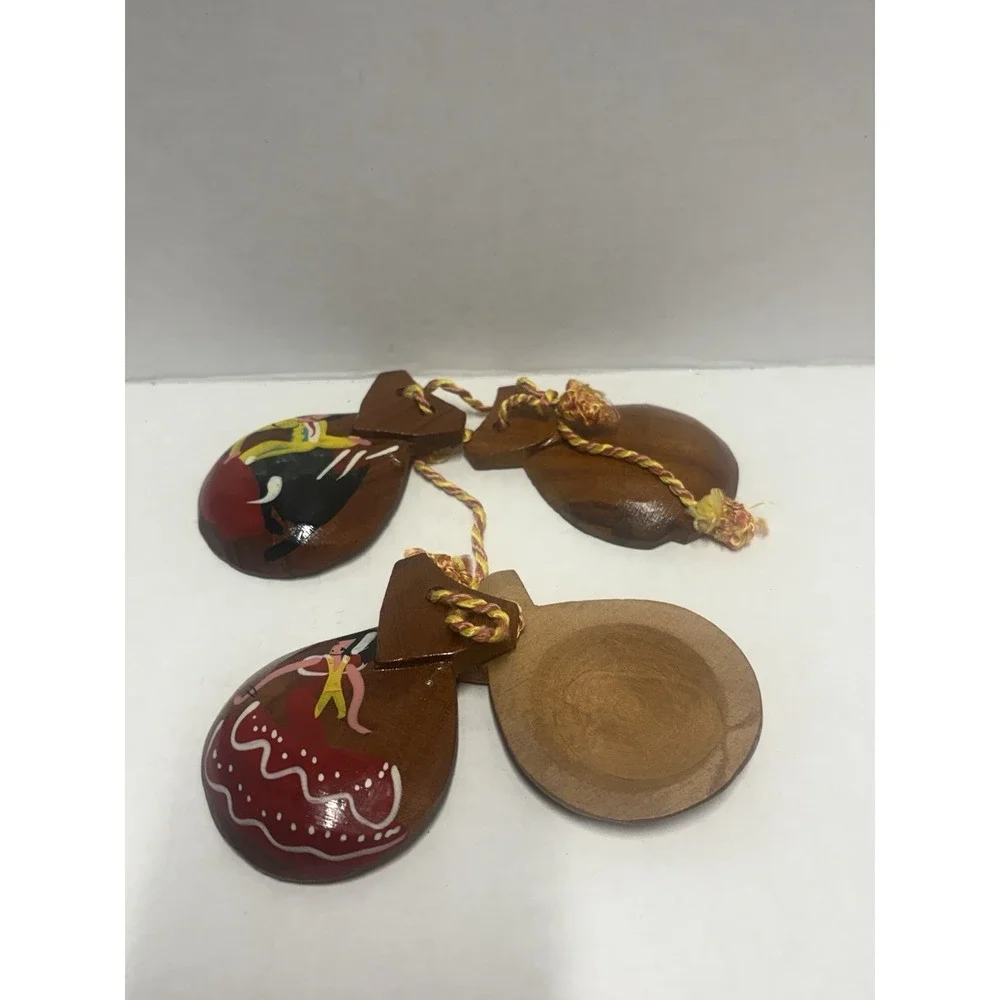 Vintage Castanets  Wooden Percussion rustic‎ Set of  2 Spanish Castanuelas
